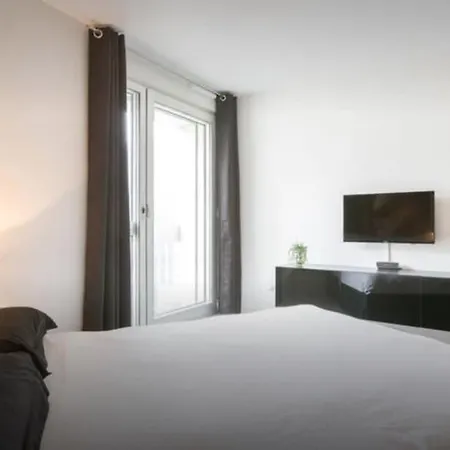Charming Paris La Defense דירה